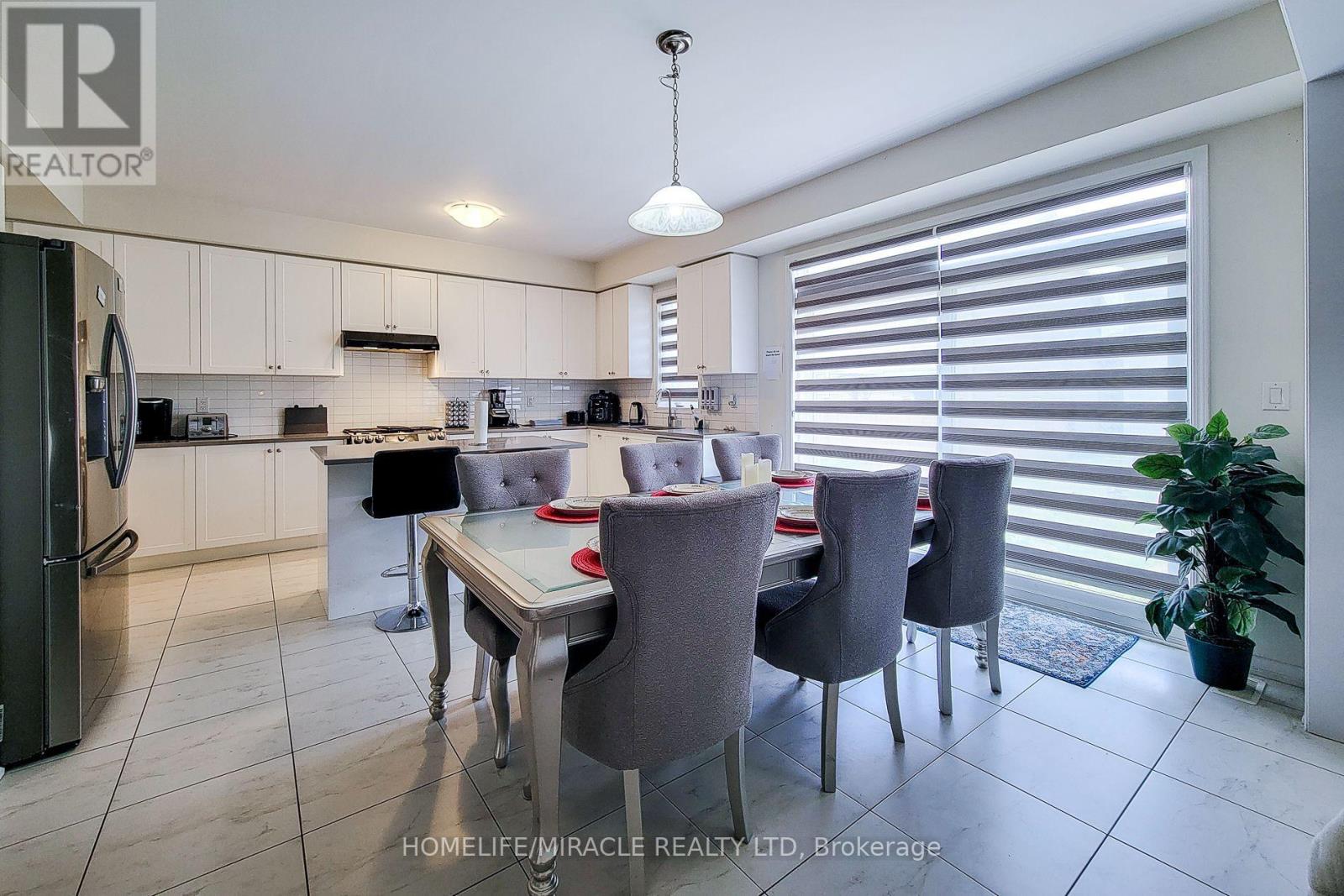 Upper - 11 Seanesy Drive, Thorold, Ontario  L3B 0G1 - Photo 4 - X12734836