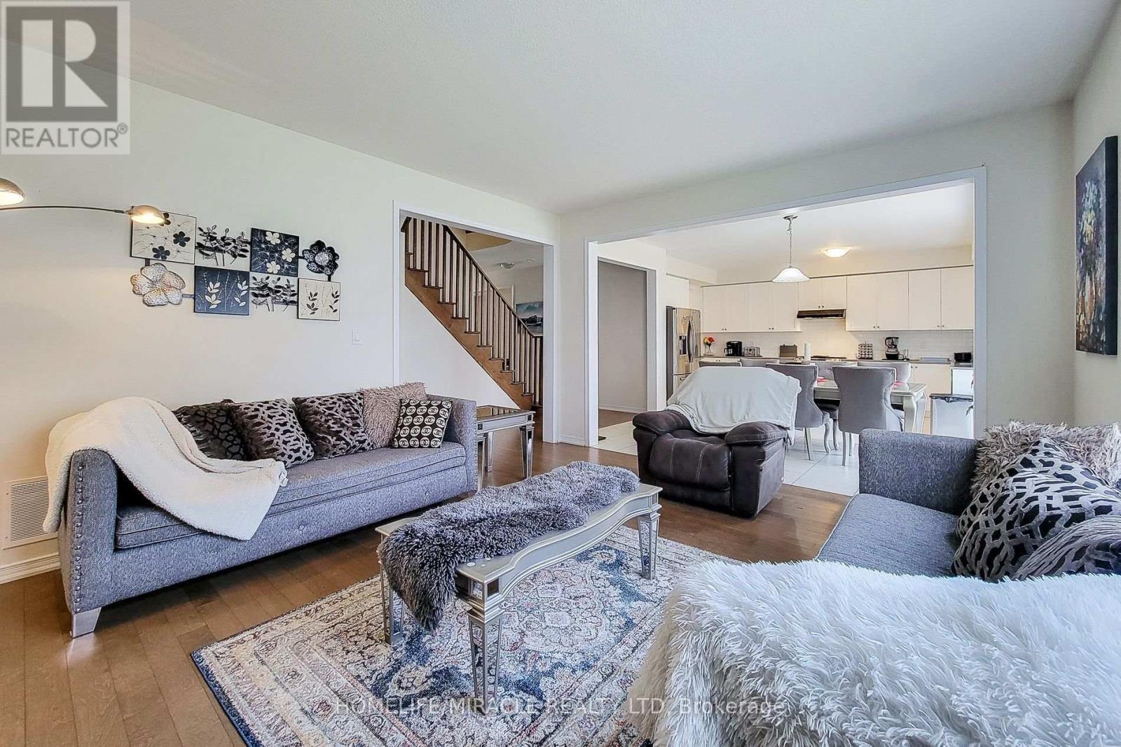 Upper - 11 Seanesy Drive, Thorold, Ontario  L3B 0G1 - Photo 5 - X12734836