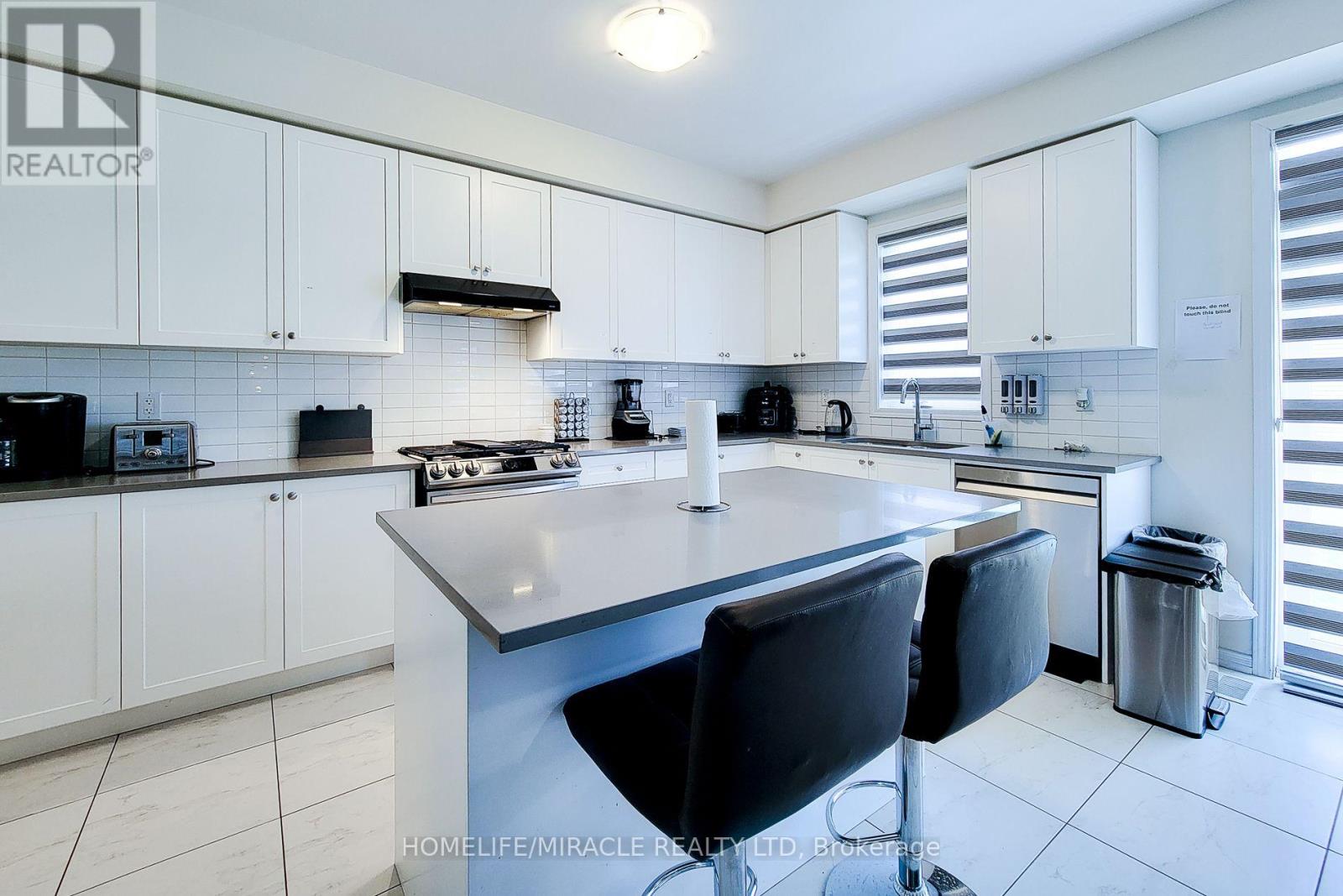 Upper - 11 Seanesy Drive, Thorold, Ontario  L3B 0G1 - Photo 8 - X12734836