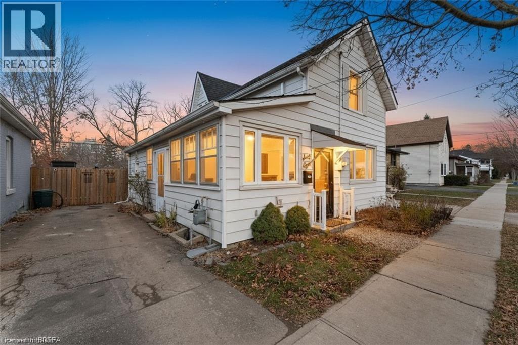 68 Oak Street, Brantford, Ontario  N3T 2B1 - Photo 2 - 40801328