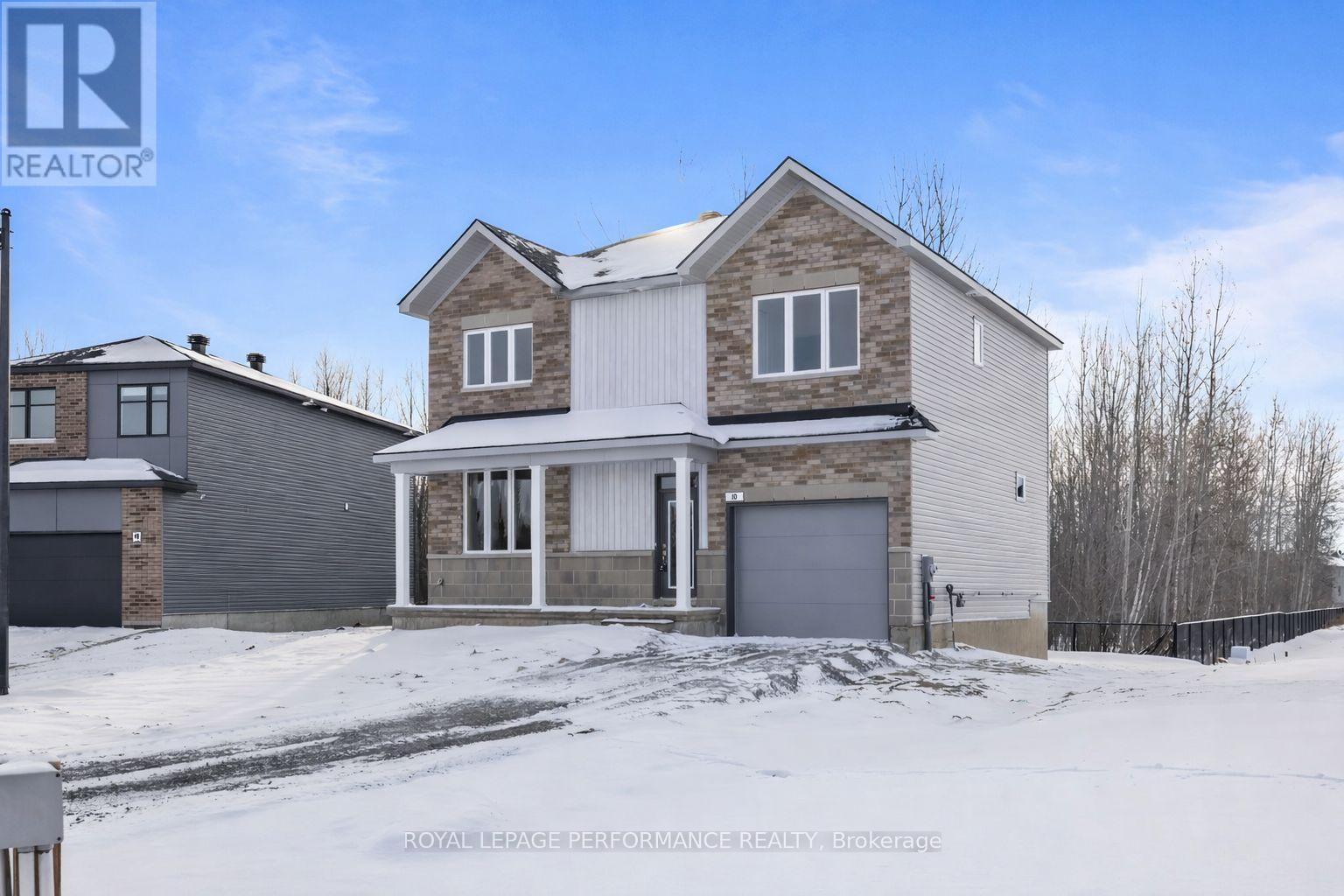 10 ACADEMIE STREET, Russell, Ontario