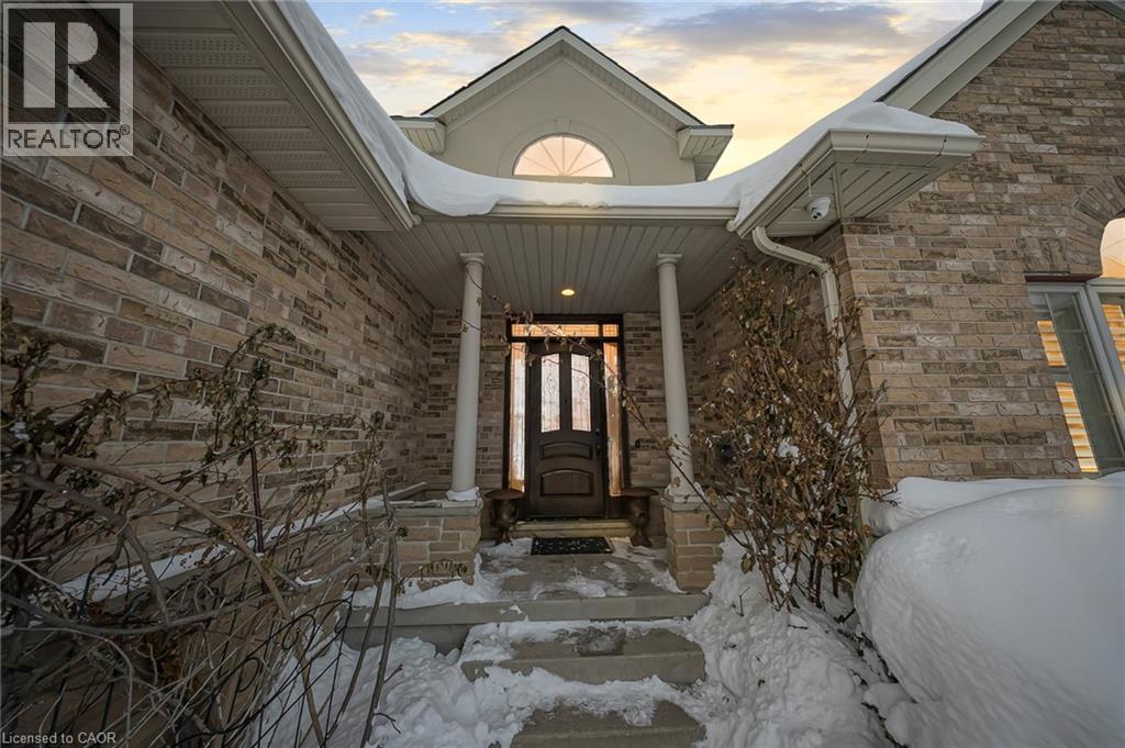 333 Milla Court, Waterloo, Ontario  N2L 6N4 - Photo 2 - 40800794