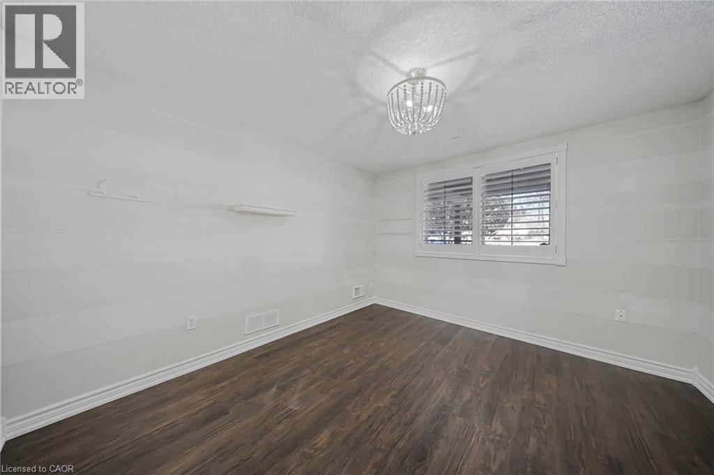 333 Milla Court, Waterloo, Ontario  N2L 6N4 - Photo 33 - 40800794