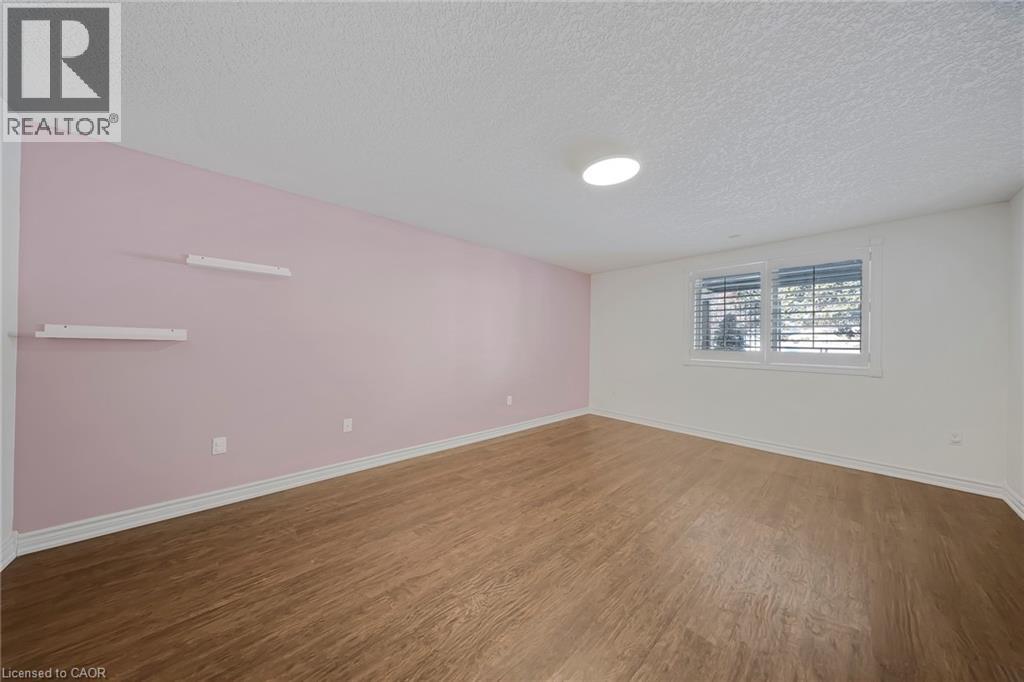 333 Milla Court, Waterloo, Ontario  N2L 6N4 - Photo 35 - 40800794