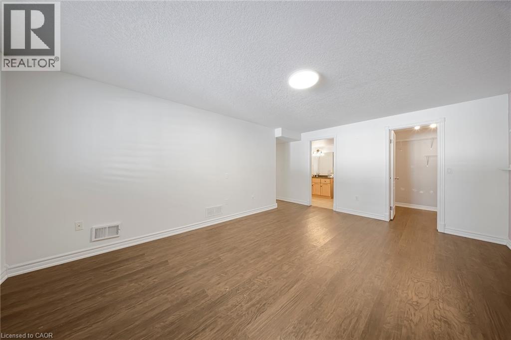 333 Milla Court, Waterloo, Ontario  N2L 6N4 - Photo 36 - 40800794