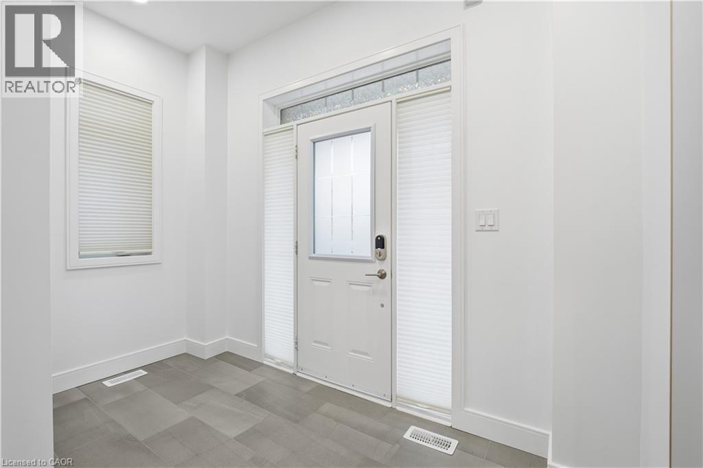 87 Mcknight Avenue, Hamilton, Ontario  L8B 0T8 - Photo 3 - 40800020