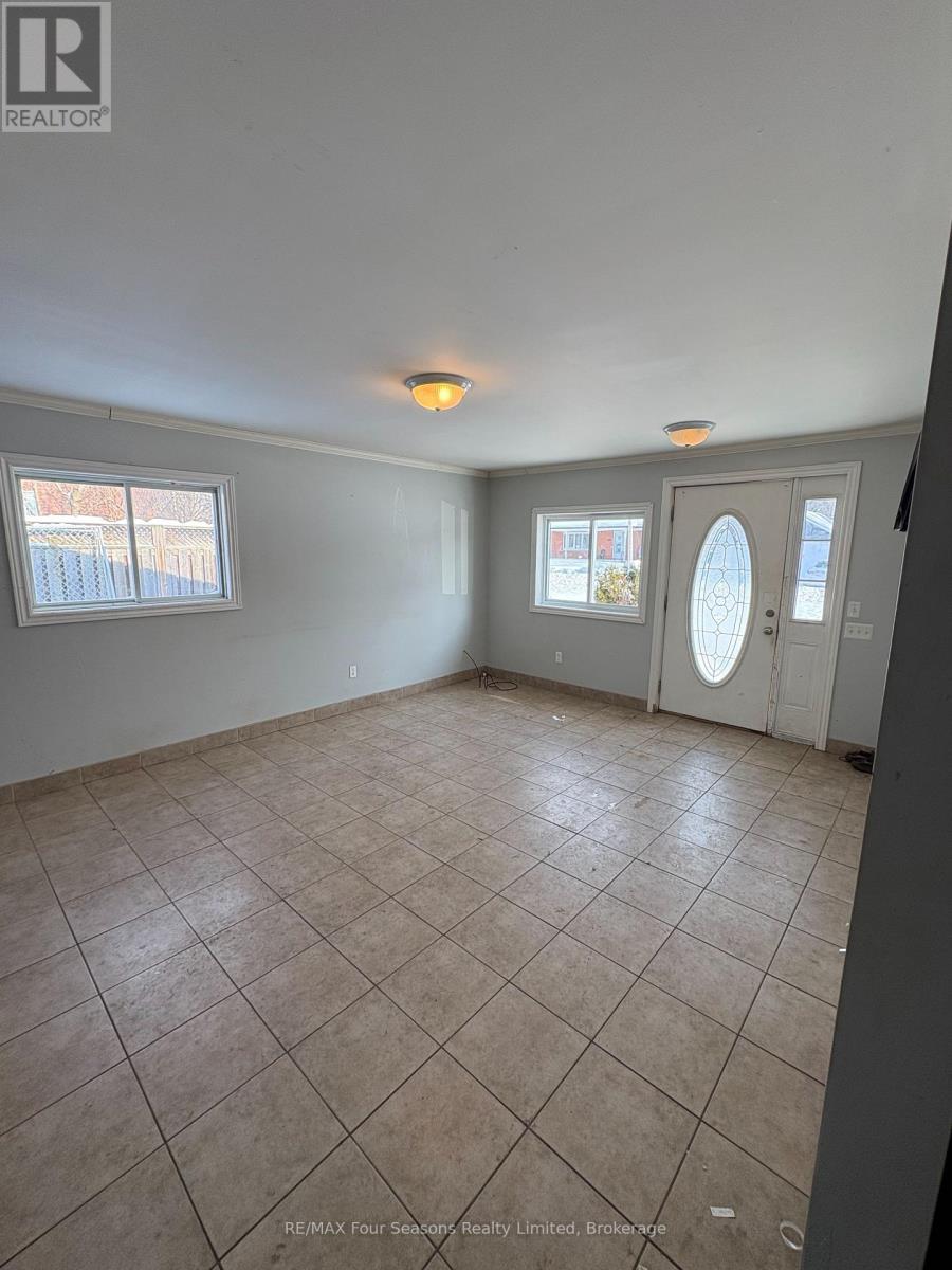 B - 232 Jane Street, Clearview (Stayner), Ontario  L0M 1S0 - Photo 2 - S12735116