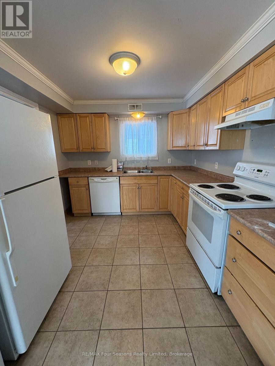 B - 232 Jane Street, Clearview (Stayner), Ontario  L0M 1S0 - Photo 3 - S12735116