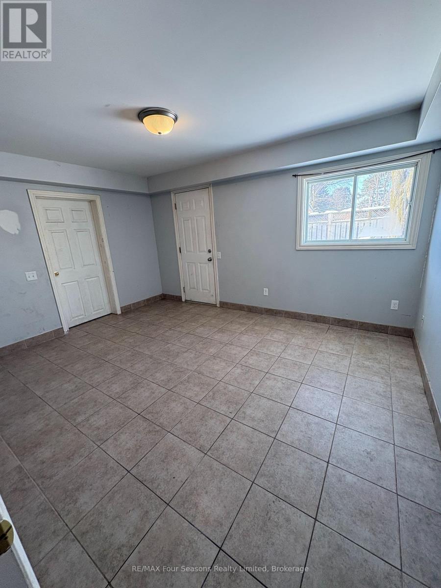 B - 232 Jane Street, Clearview (Stayner), Ontario  L0M 1S0 - Photo 5 - S12735116