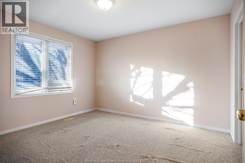 Photo 10 of 24 for 18-80 Centre Unit# 18