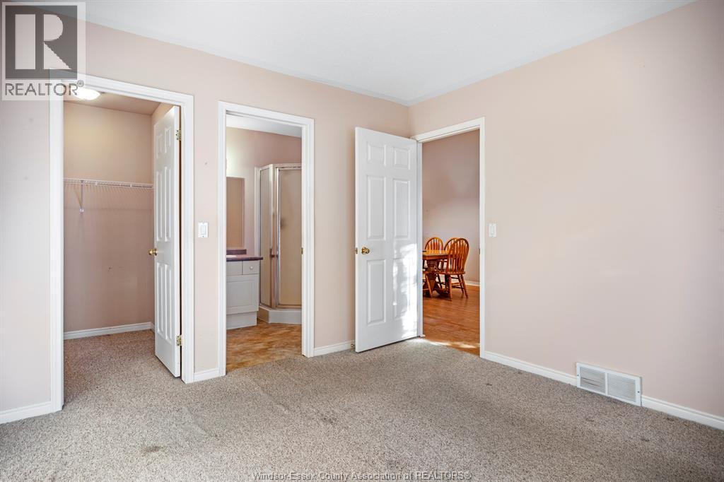 Photo 11 of 24 for 18-80 Centre Unit# 18