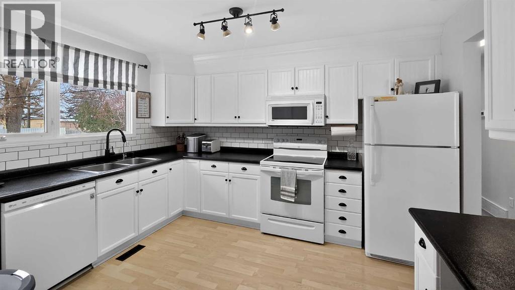 5813 50 Street, Taber, Alberta  T1G 1J6 - Photo 11 - A2281684