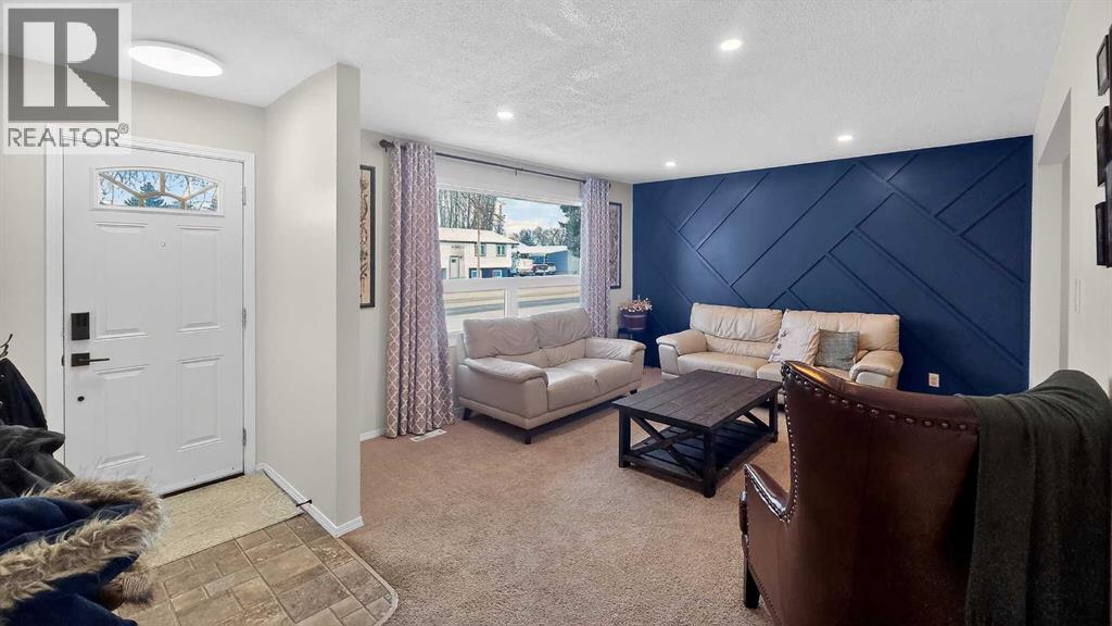 5813 50 Street, Taber, Alberta  T1G 1J6 - Photo 4 - A2281684