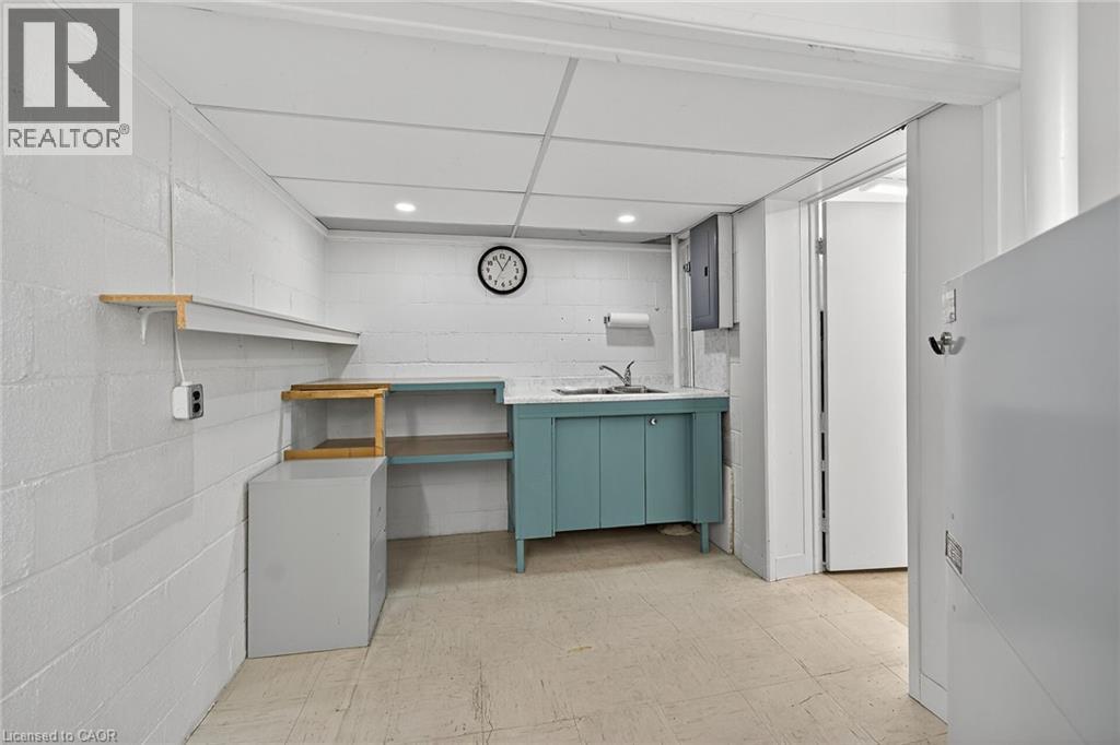 842 Forest Glen Avenue, Burlington, Ontario  L7T 2L2 - Photo 38 - 40790442