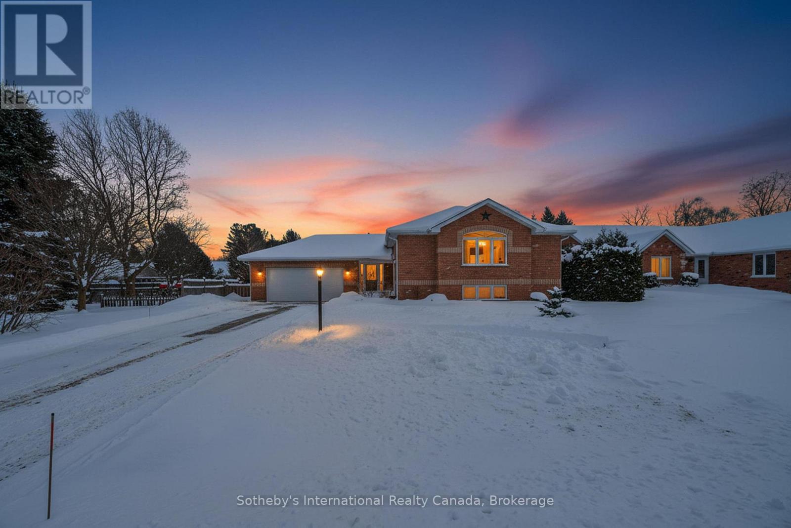 35 Elgin Street S, Blue Mountains, Ontario  N0H 2P0 - Photo 2 - X12735124