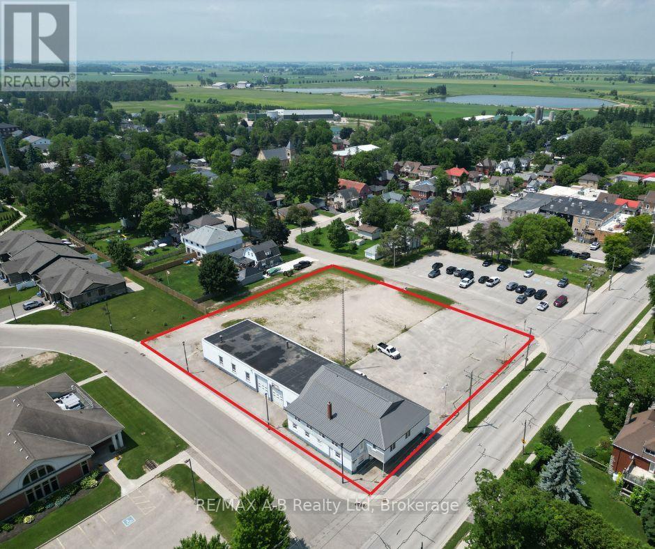 15 MILL STREET E, Perth East, Ontario