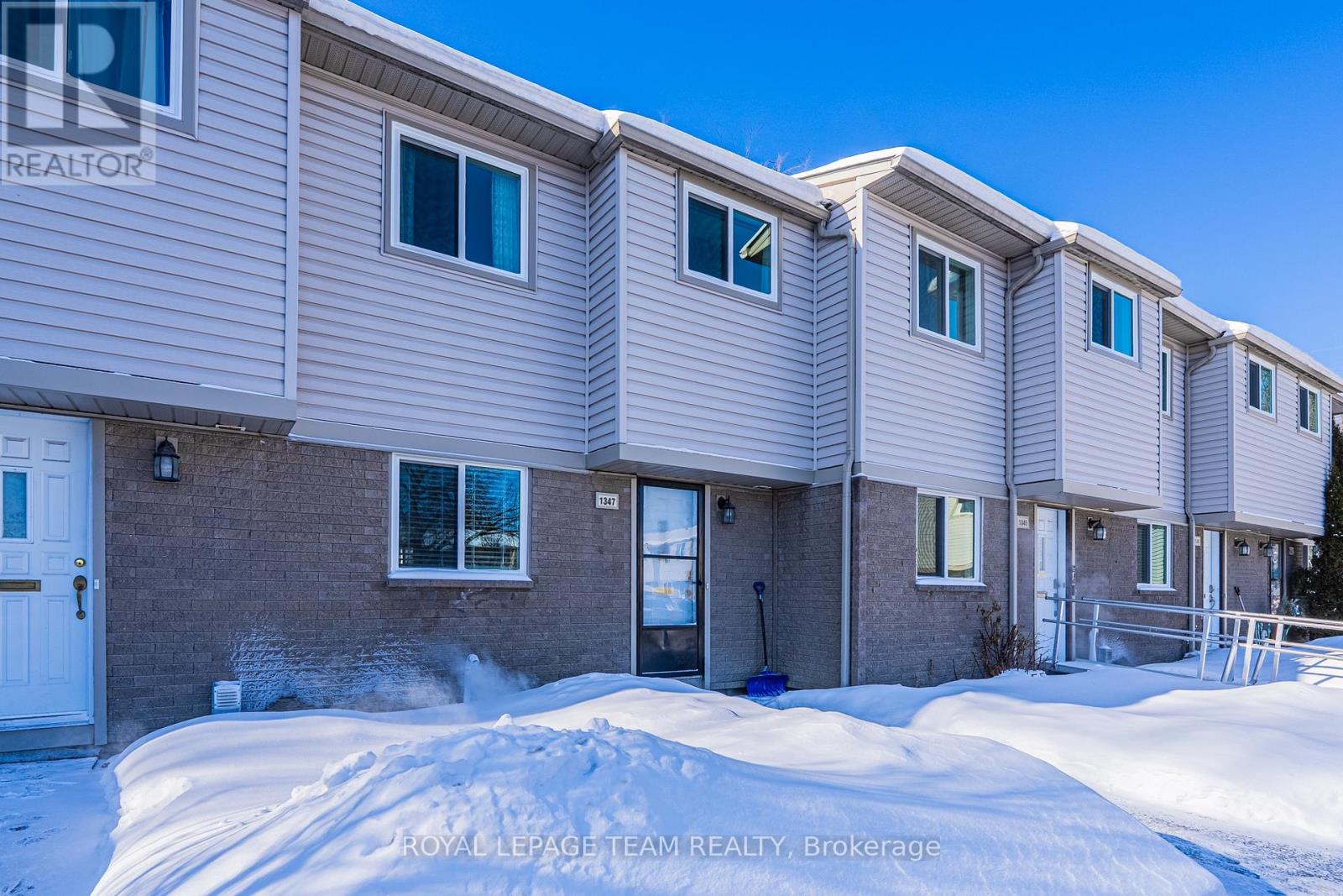 67 - 1347 Perez Crescent, Ottawa, Ontario  K1J 8T9 - Photo 2 - X12735022