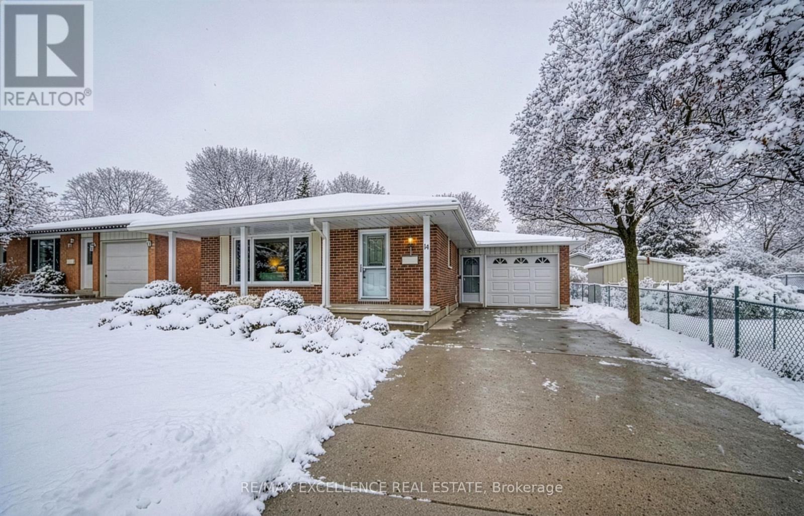 131 Gracefield Crescent, Kitchener, Ontario  N2E 1R8 - Photo 3 - X12723626