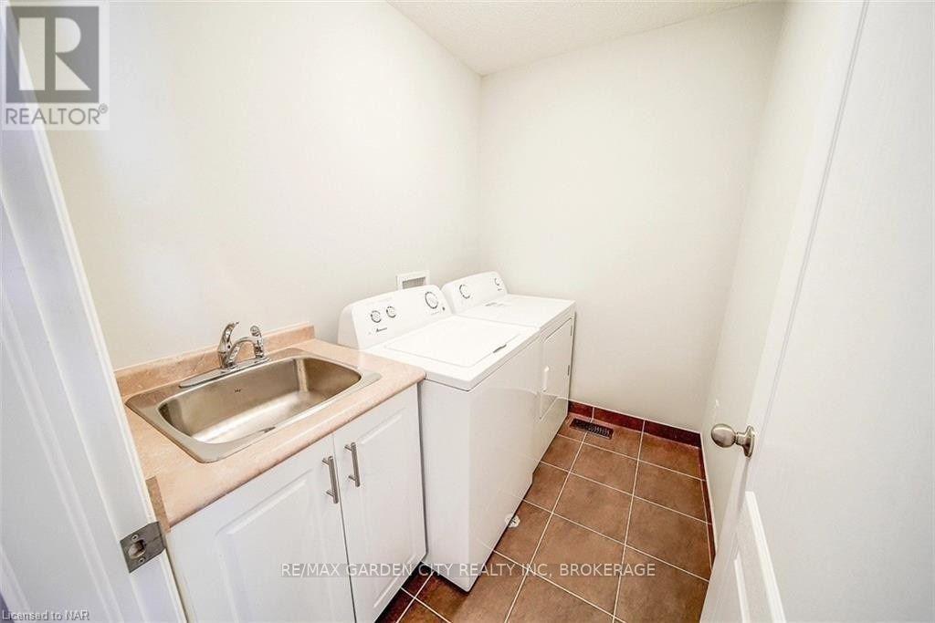 39 Sunset Way, Thorold, Ontario  L2V 0C7 - Photo 11 - X12735004