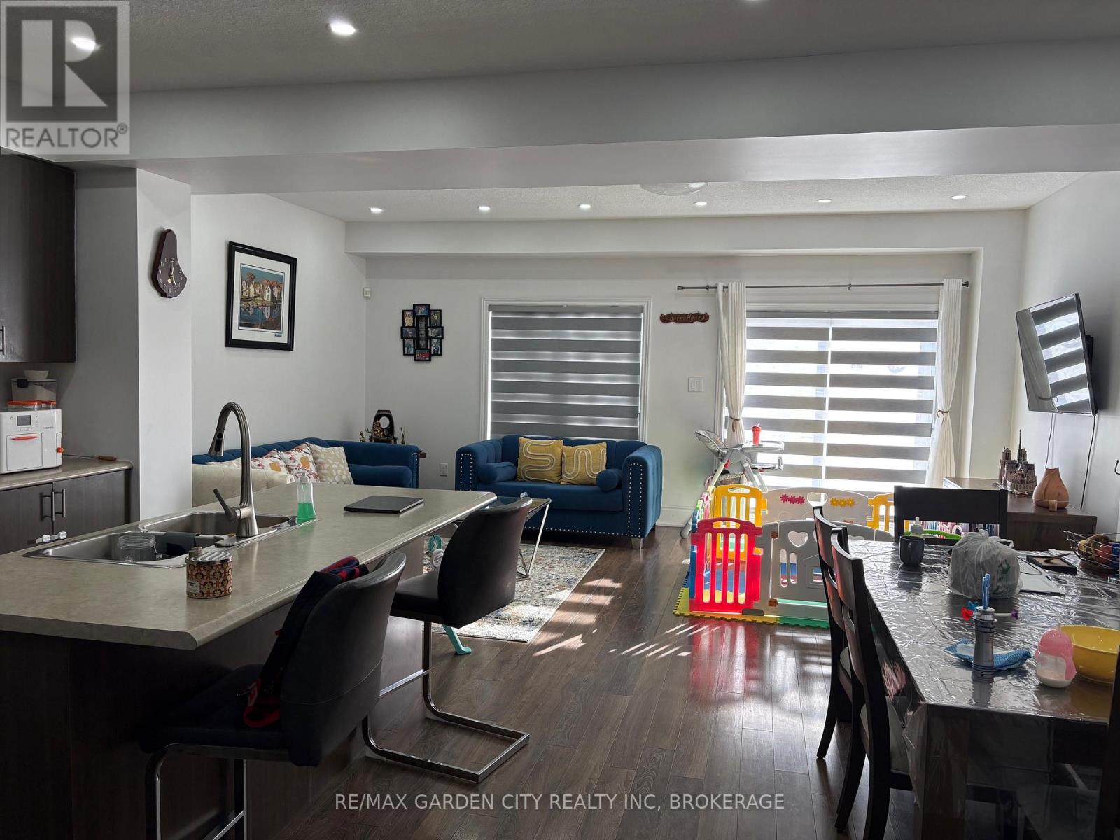 39 Sunset Way, Thorold, Ontario  L2V 0C7 - Photo 4 - X12735004