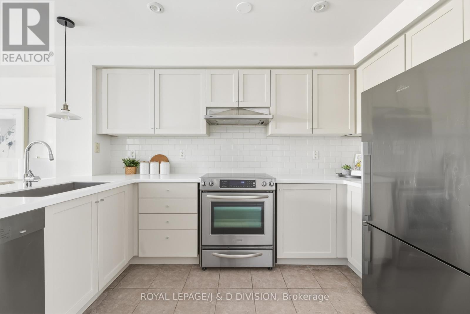 1 - 120 Strachan Avenue, Toronto, Ontario  M6J 3S9 - Photo 5 - C12734908