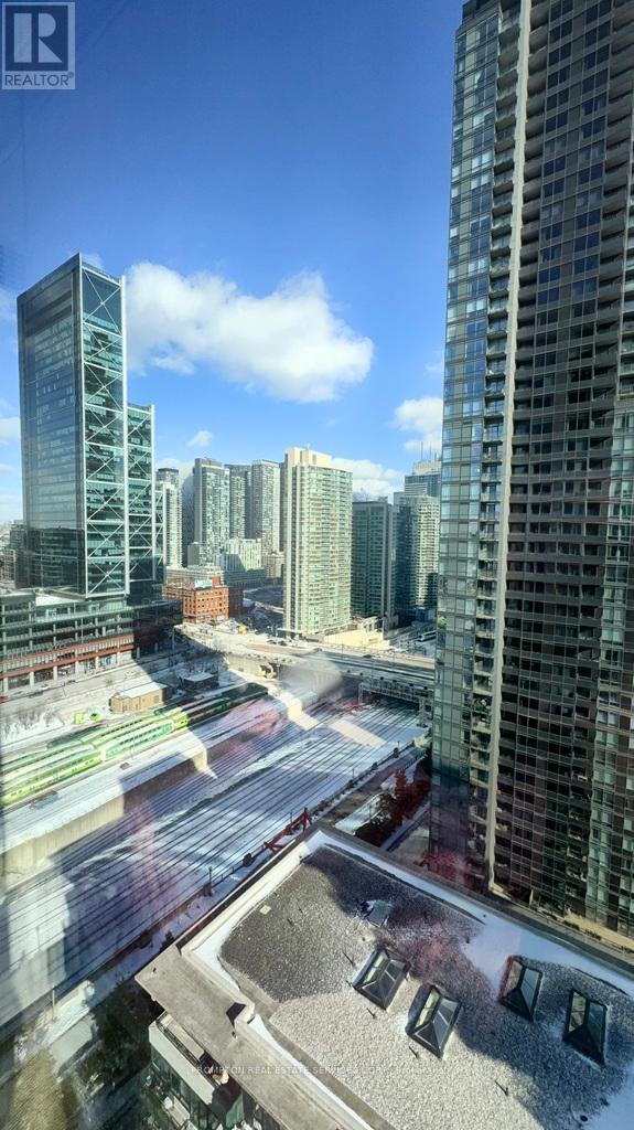 2512 - 25 Capreol Court, Toronto, Ontario  M5V 3Z7 - Photo 11 - C12734956