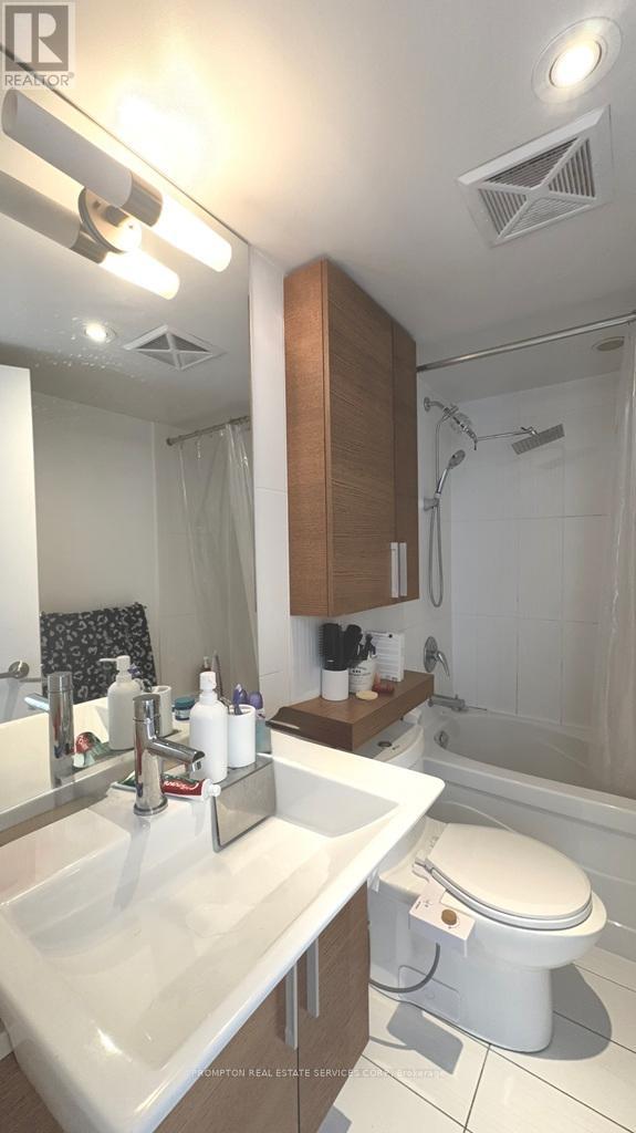 2512 - 25 Capreol Court, Toronto, Ontario  M5V 3Z7 - Photo 13 - C12734956