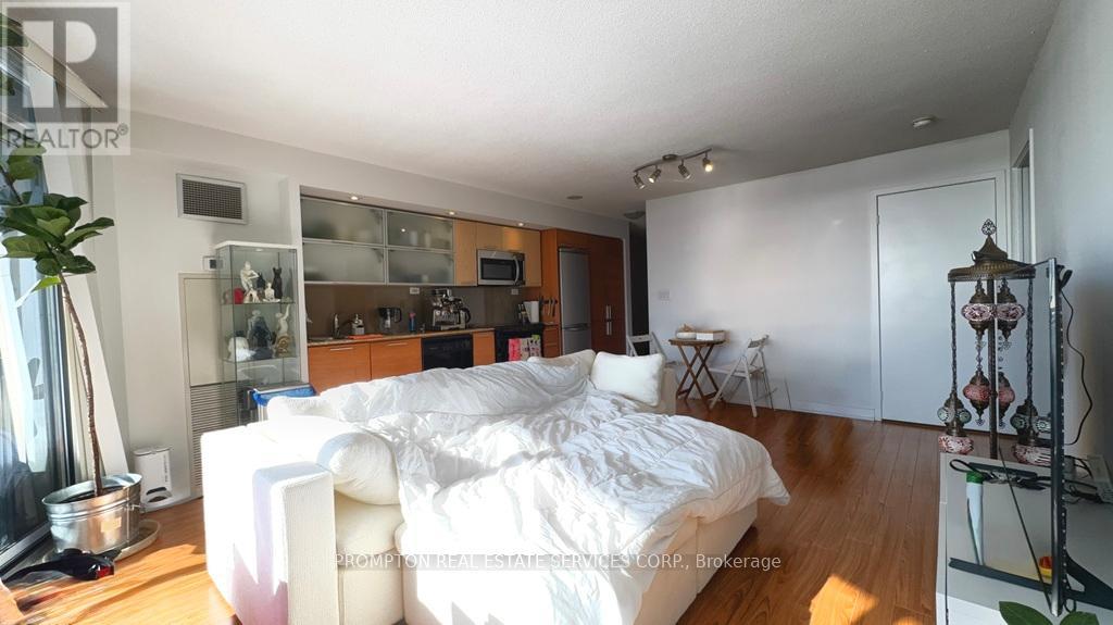 2512 - 25 Capreol Court, Toronto, Ontario  M5V 3Z7 - Photo 6 - C12734956