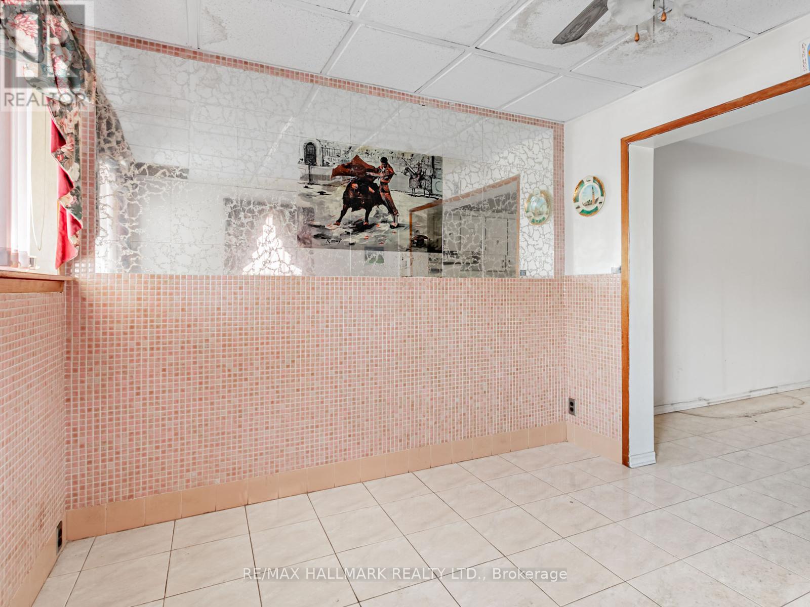 85 Lindsey Avenue, Toronto, Ontario  M6H 1E4 - Photo 18 - C12734984