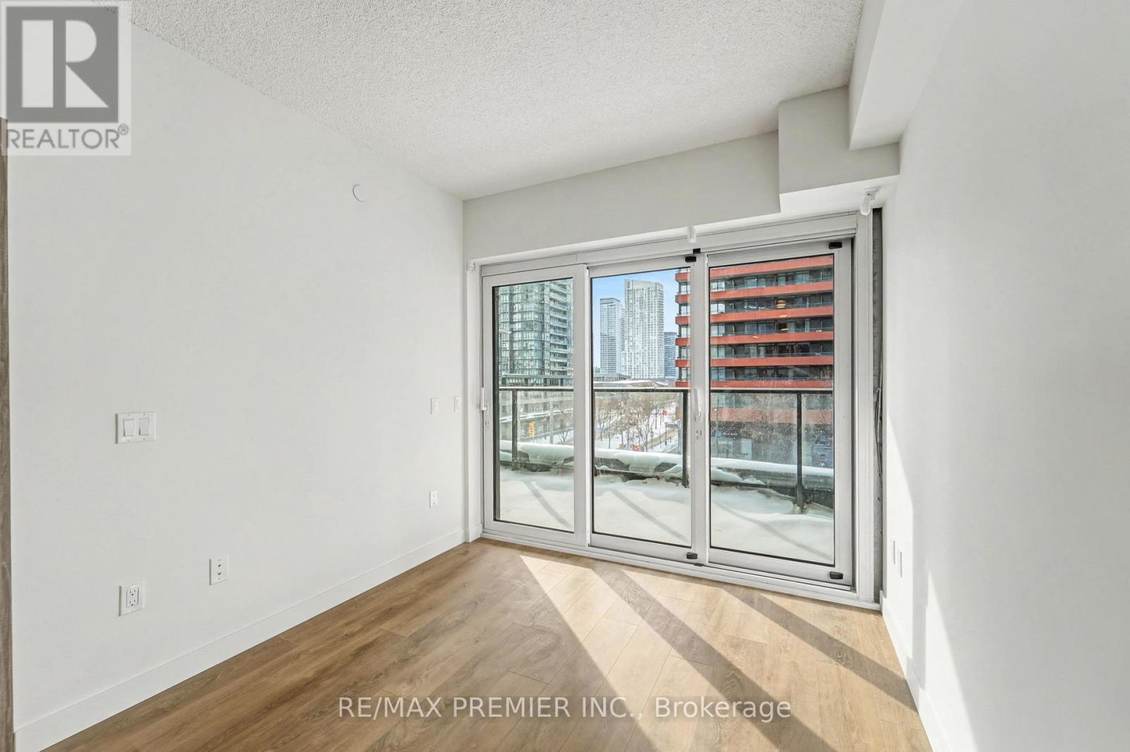 323 - 3 Concord Cityplace Way, Toronto, Ontario  M5V 0X4 - Photo 10 - C12735044