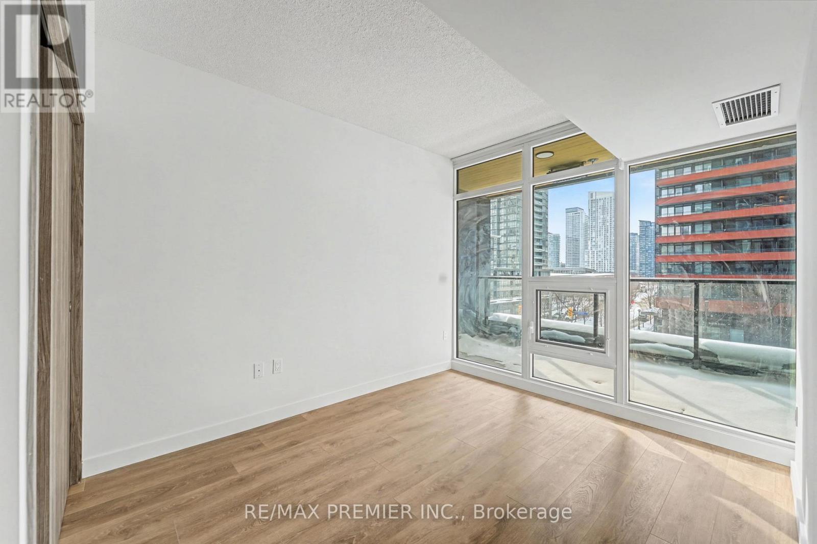 323 - 3 Concord Cityplace Way, Toronto, Ontario  M5V 0X4 - Photo 18 - C12735044