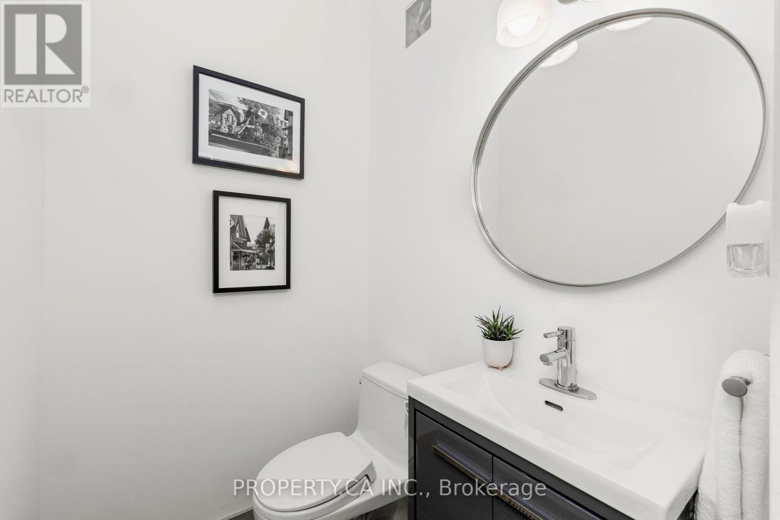 494 Kingston Road, Toronto, Ontario  M4L 1V3 - Photo 11 - E12734924