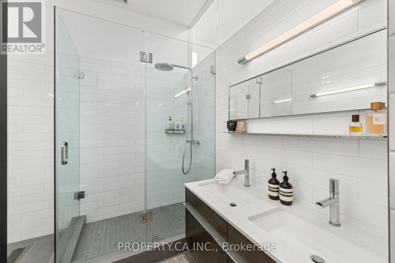 494 Kingston Road, Toronto, Ontario  M4L 1V3 - Photo 19 - E12734924