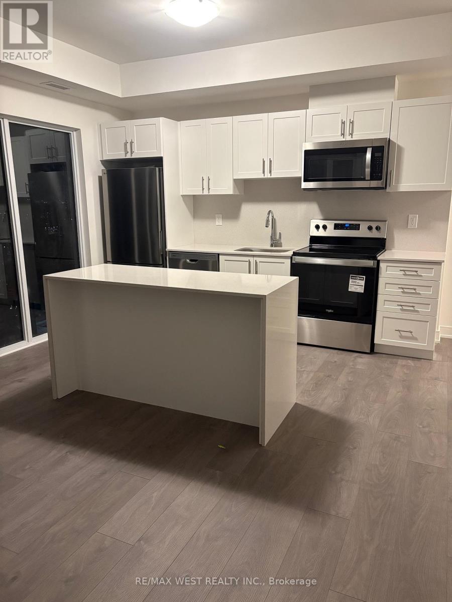 1204 - 705 DAVIS DRIVE, Newmarket, Ontario