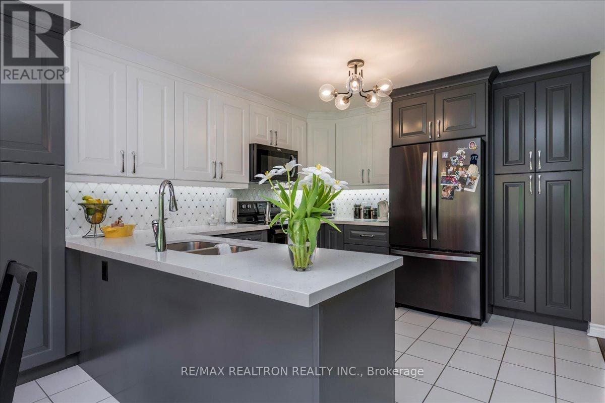 44 Columbia Road, Barrie, Ontario  L4N 8C6 - Photo 10 - S12735078