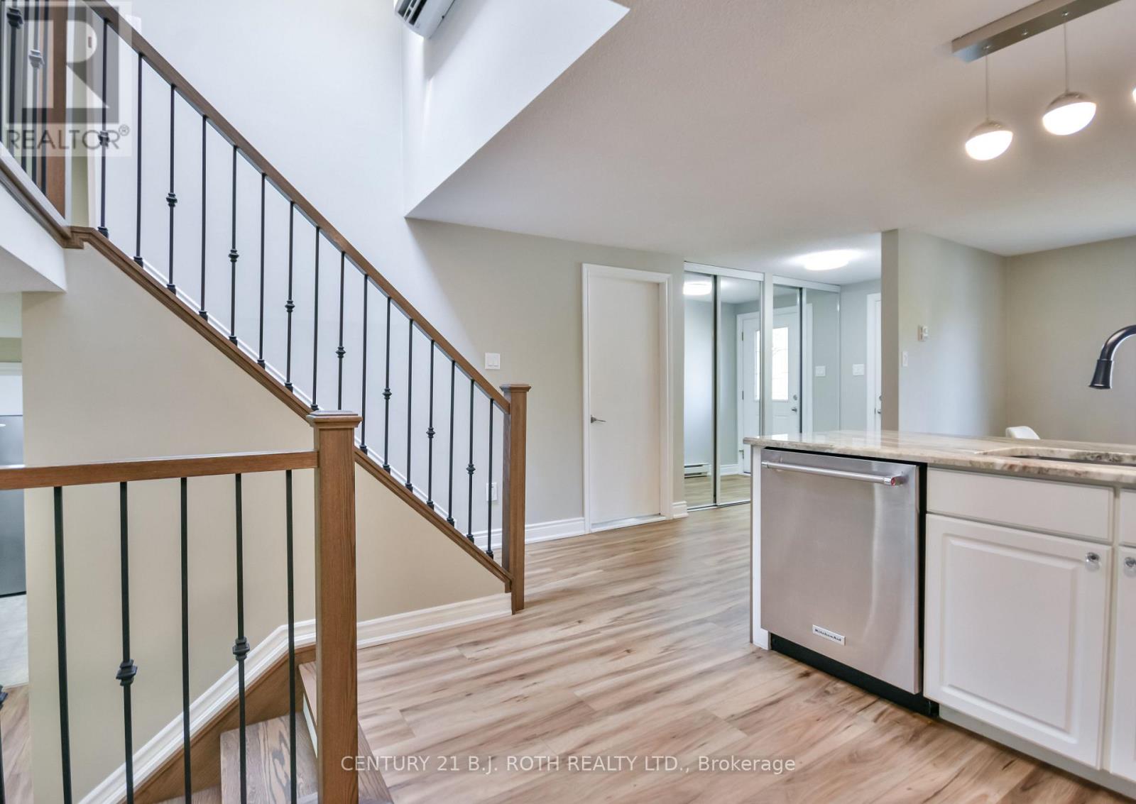 49 Ridgeway Avenue, Barrie, Ontario  L4N 5M2 - Photo 10 - S12735096