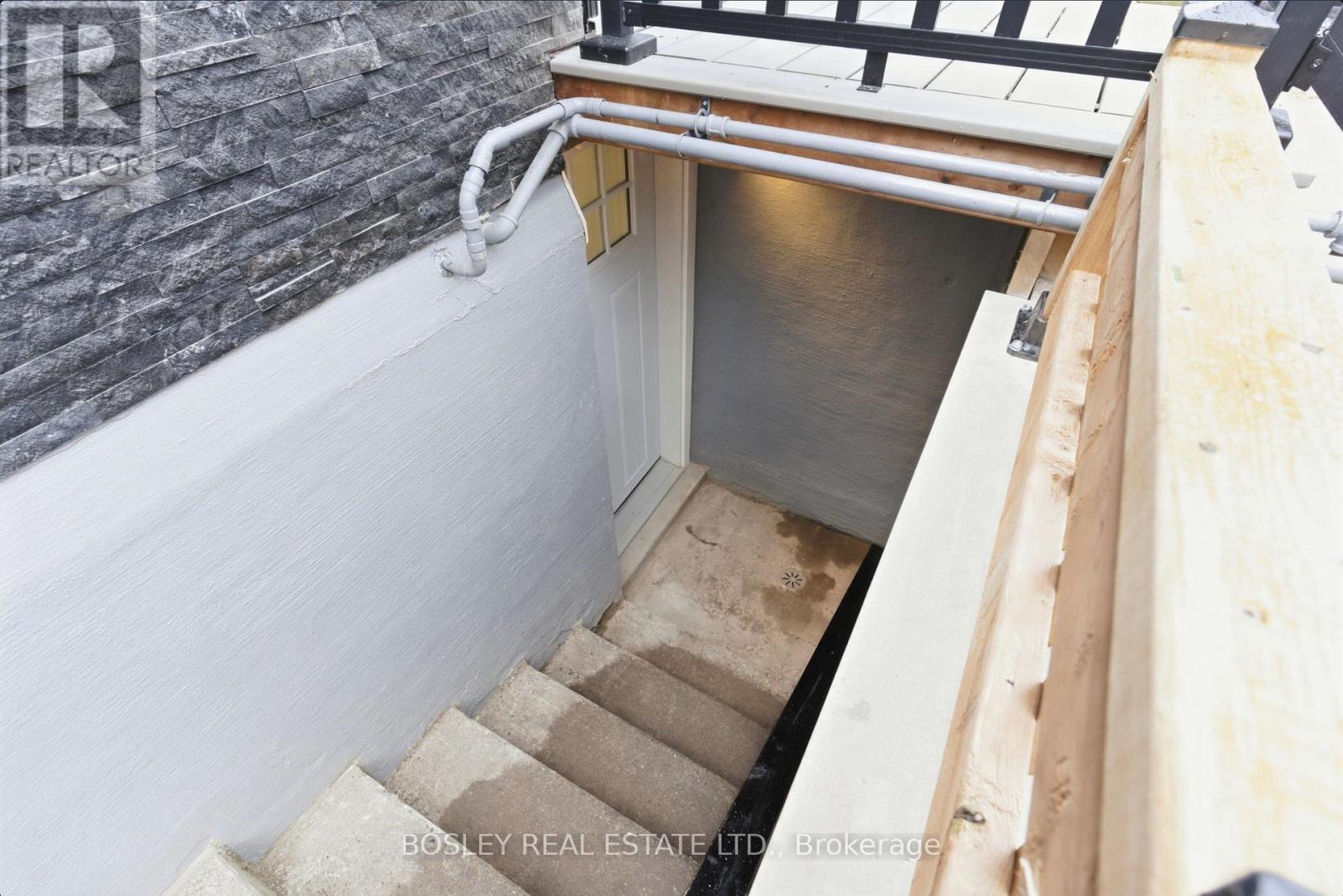 Unit # 2 - 686 Rhodes Avenue, Toronto, Ontario  M4J 4X6 - Photo 3 - E12734750