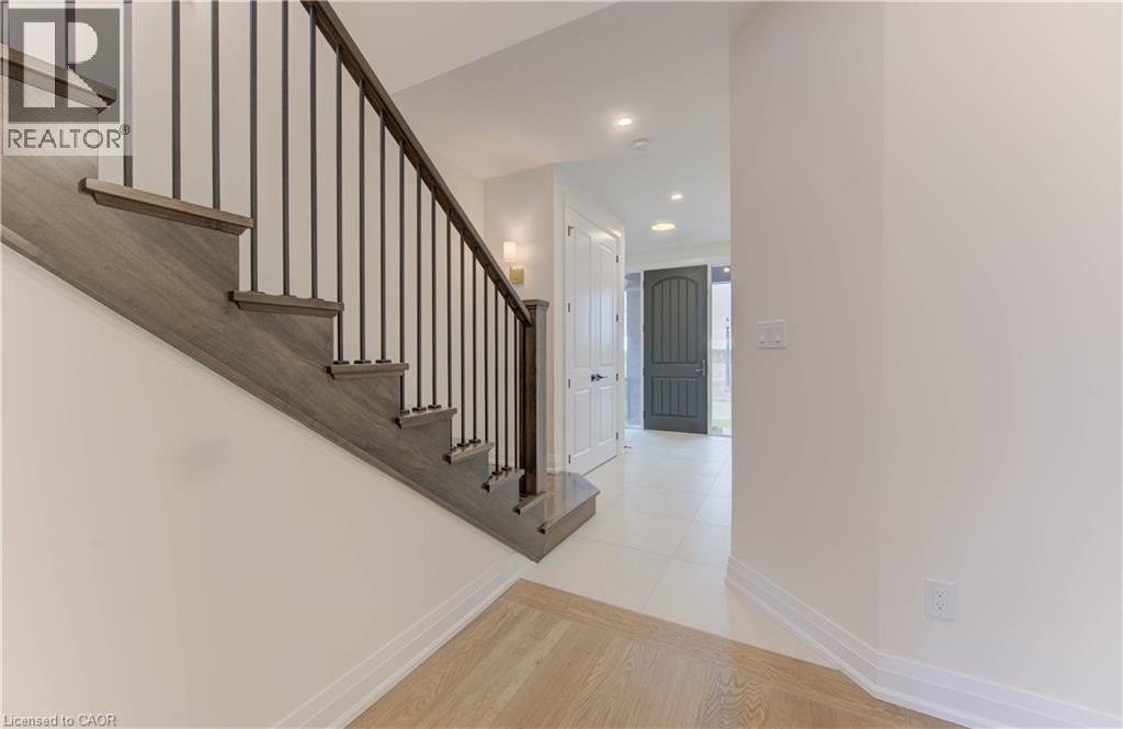 54 Jacob Detweiller Drive, Kitchener, Ontario  N2P 0K7 - Photo 4 - 40800824