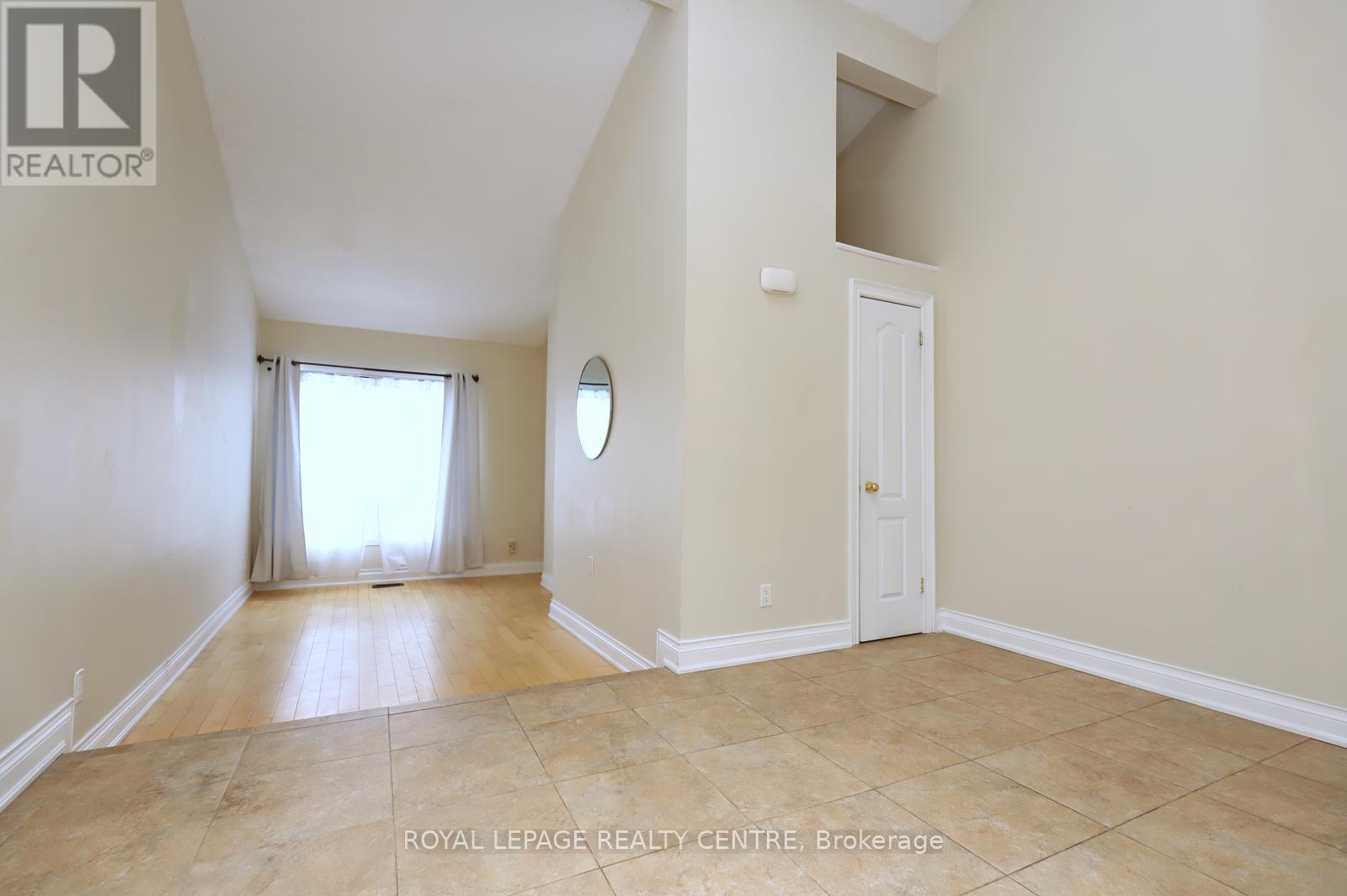 16 - 1021 Cedarglen Gate, Mississauga, Ontario  L5C 3A7 - Photo 9 - W12734876
