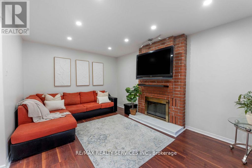 12 Nuttall Street, Brampton, Ontario  L6S 4W3 - Photo 12 - W12734932