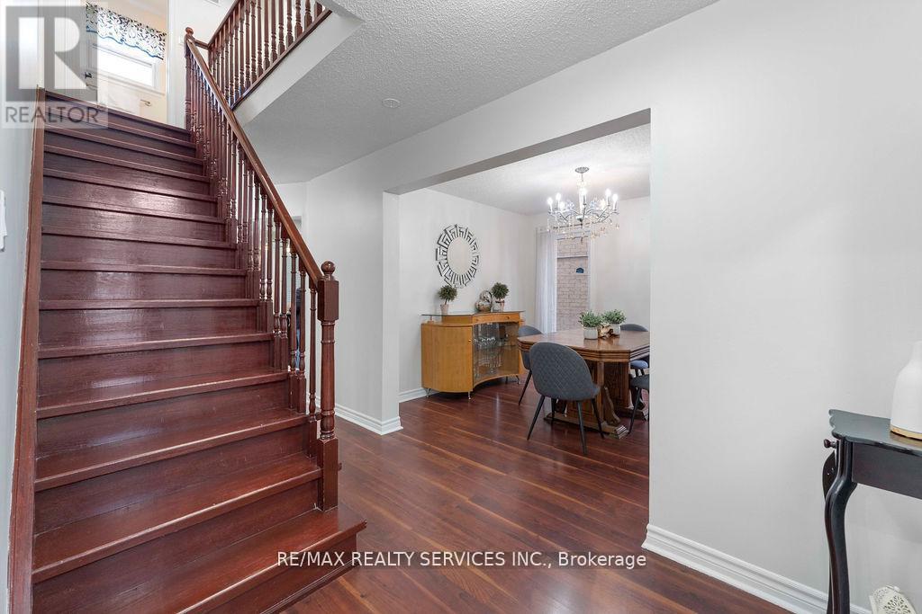 12 Nuttall Street, Brampton, Ontario  L6S 4W3 - Photo 8 - W12734932