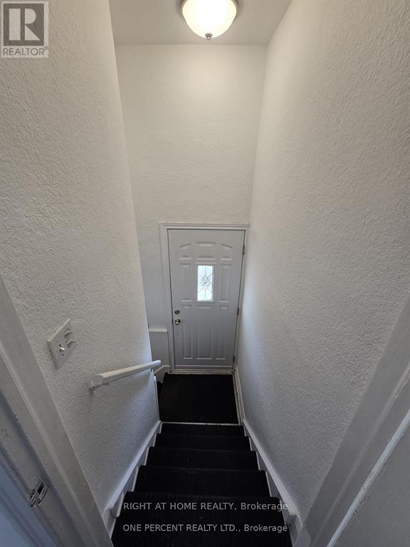 70 Bunnell Crescent, Toronto, Ontario  M3M 2C1 - Photo 10 - W12735036