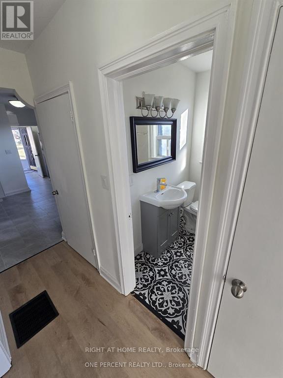 70 Bunnell Crescent, Toronto, Ontario  M3M 2C1 - Photo 12 - W12735036