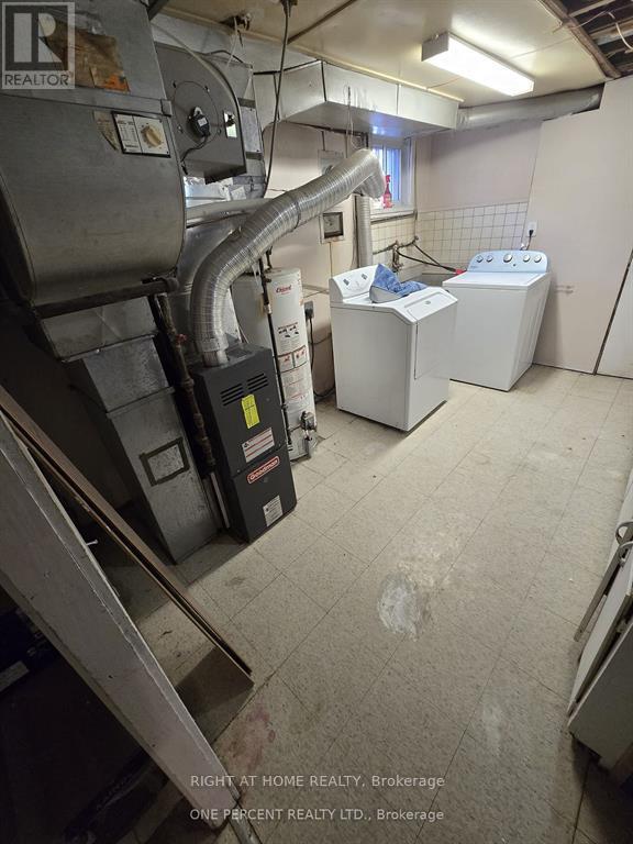 70 Bunnell Crescent, Toronto, Ontario  M3M 2C1 - Photo 19 - W12735036