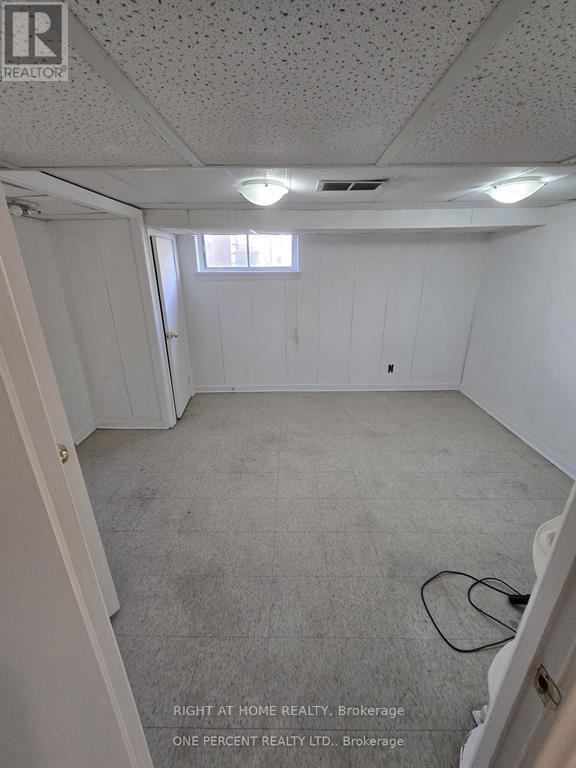 70 Bunnell Crescent, Toronto, Ontario  M3M 2C1 - Photo 6 - W12735036