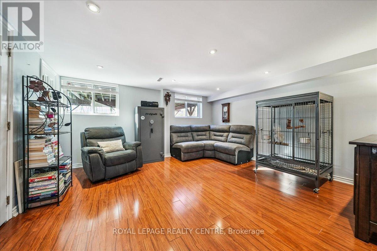 21 Pylon Place, Toronto, Ontario  M9W 2P3 - Photo 30 - W12735046