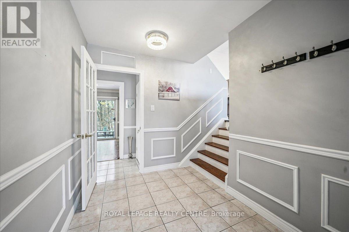 21 Pylon Place, Toronto, Ontario  M9W 2P3 - Photo 5 - W12735046