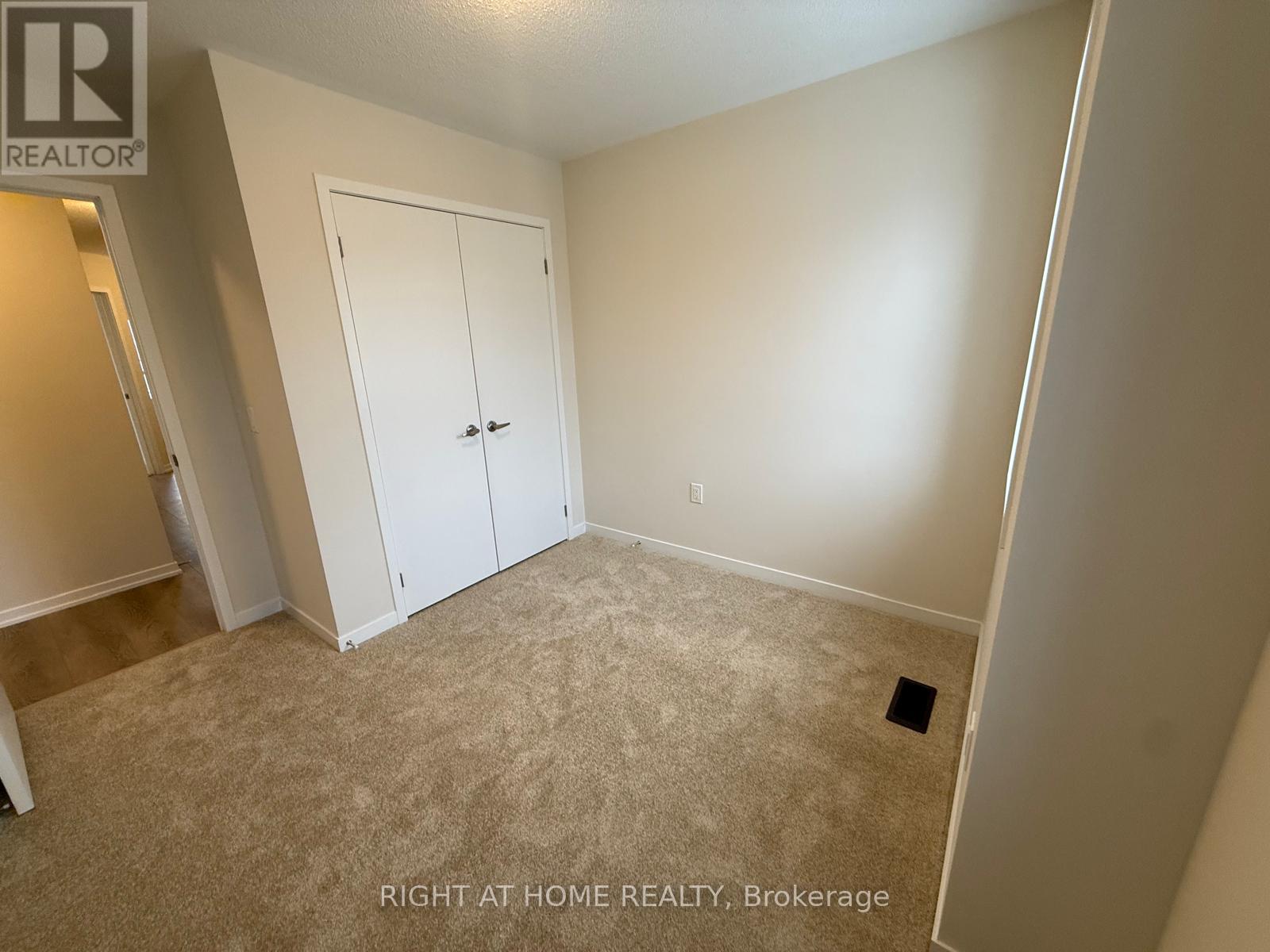 40 Kingbird Common, Cambridge, Ontario  N1R 5S2 - Photo 18 - X12734890