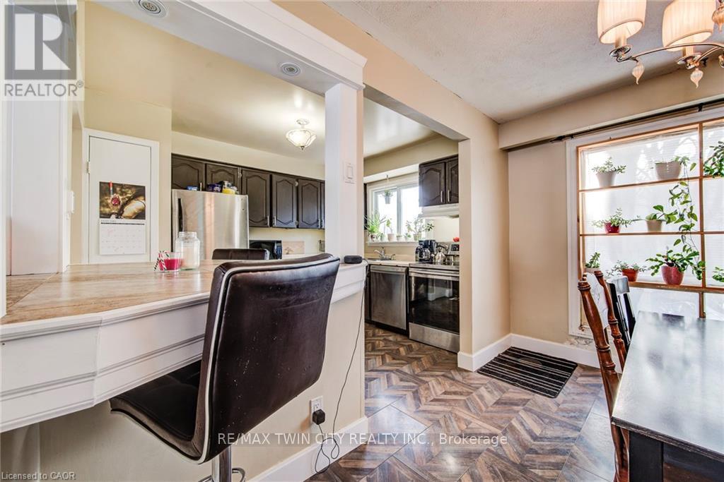 71 Shadeland Crescent, Kitchener, Ontario  N2M 2J1 - Photo 17 - X12734966