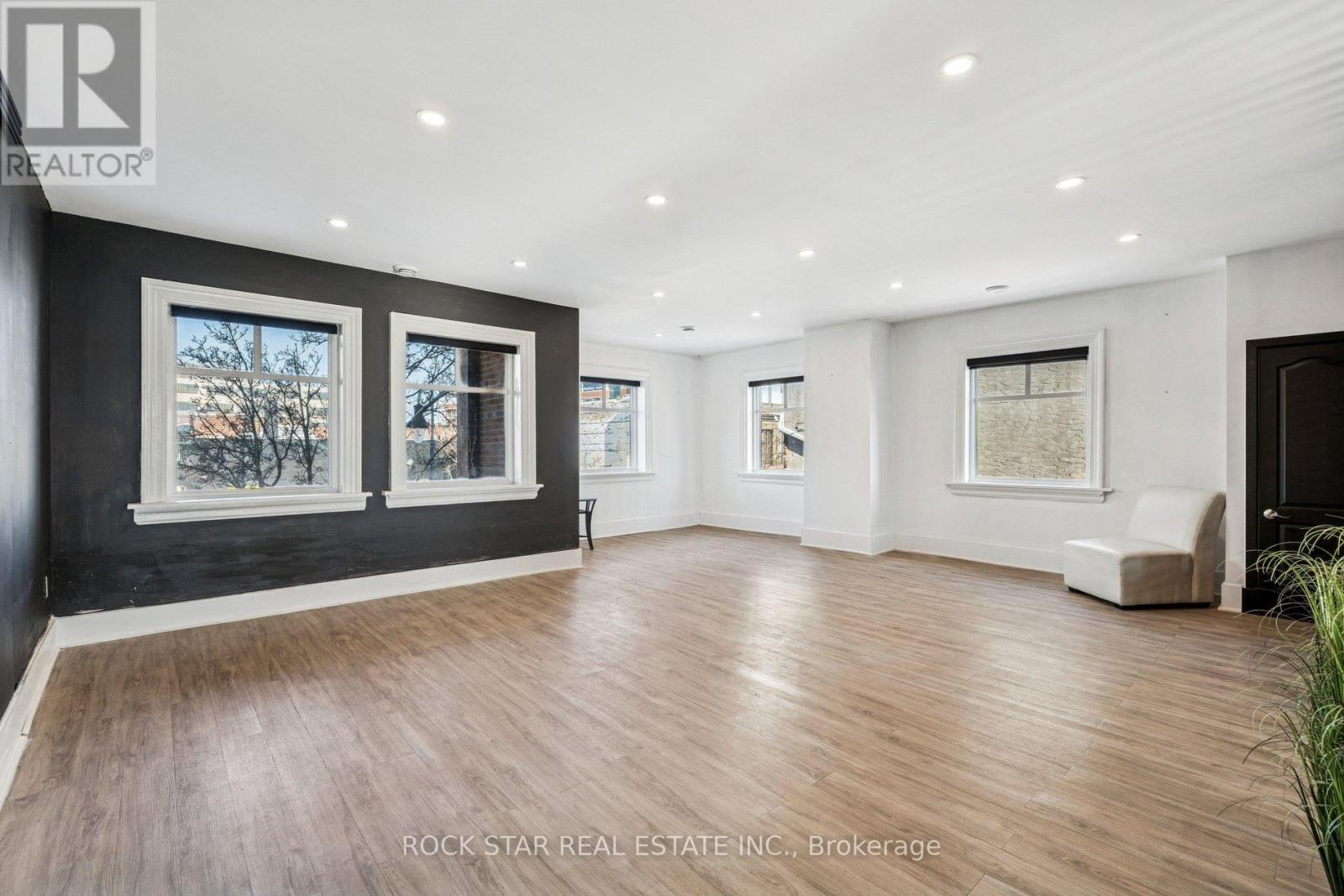 194-196 St. Paul Street, St. Catharines, Ontario  L2R 3M2 - Photo 18 - X12735018